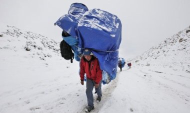 Himalayan Sherpa: Guardians of the World's Highest Peaks