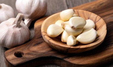 The Healing Power of Garlic: Health Benefits & Tasty Recipes