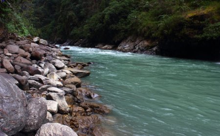 Sindhupalchok District Travel Guide: Chautara, Melamchi, Tatopani and the Bhote Koshi Corridor