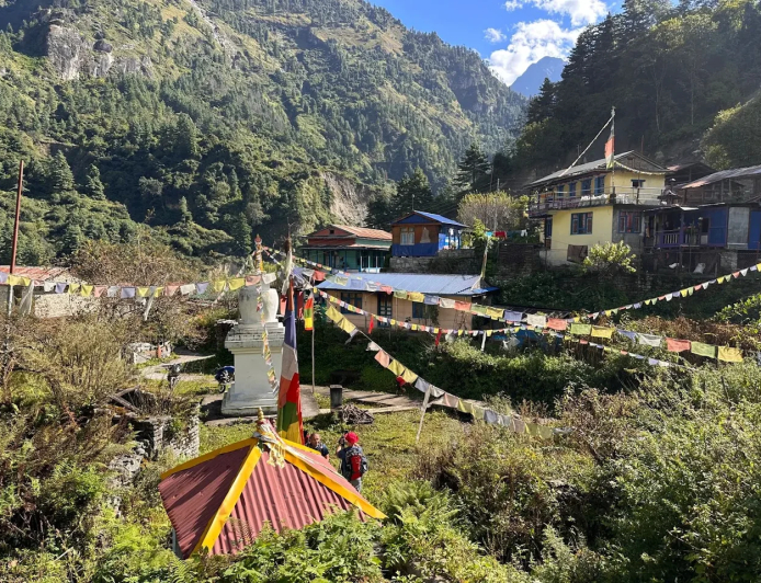 Hiring a Guide or Porter in Nepal: What to Verify Before You Pay a Deposit