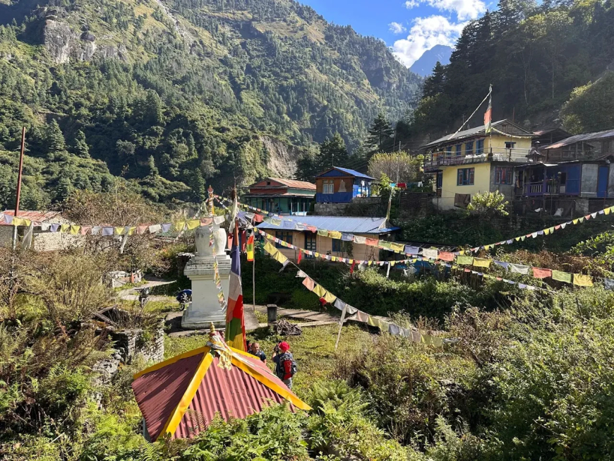 Hiring a Guide or Porter in Nepal: What to Verify Before You Pay a Deposit