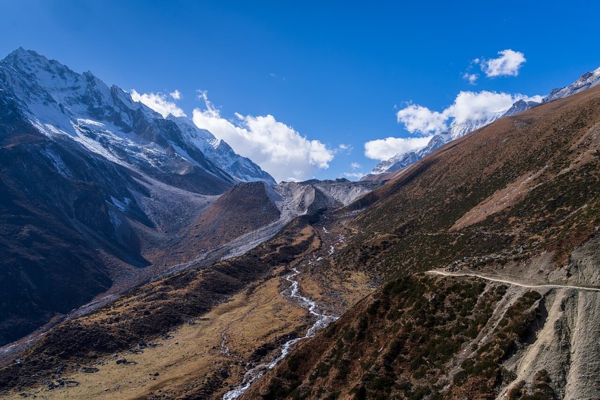 Manaslu Circuit Trek 2026: Operator Licence & Permit Check